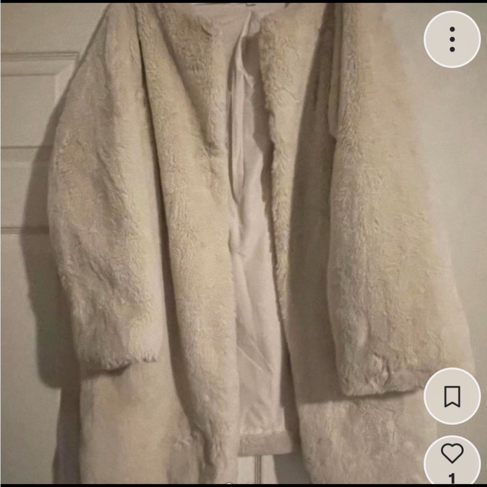 Women's white/Cream Faux Fur Coat
